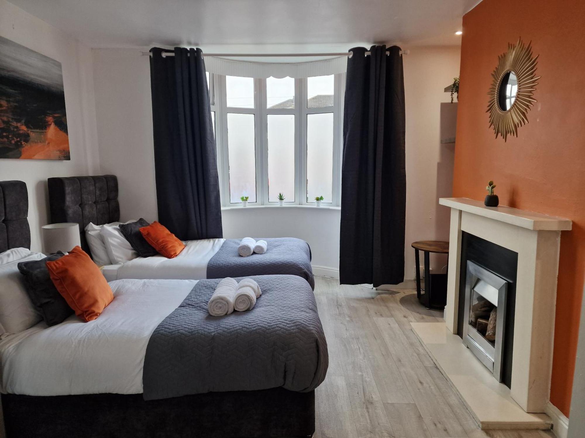 Villa Modern 4-Bed House With Garden & Parking Coventry Exterior foto